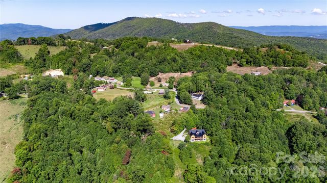 580 Russ Norris Heaton Road, Elk Park, NC 28622