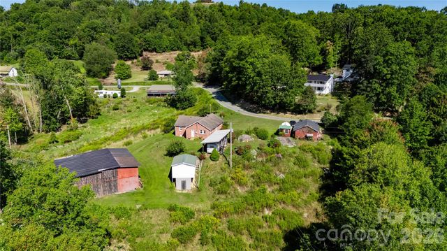 580 Russ Norris Heaton Road, Elk Park, NC 28622