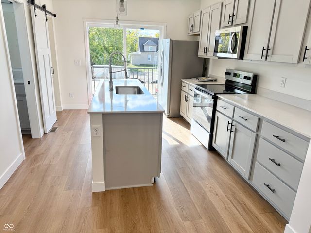 2611 E New York Street, Indianapolis, IN 46201