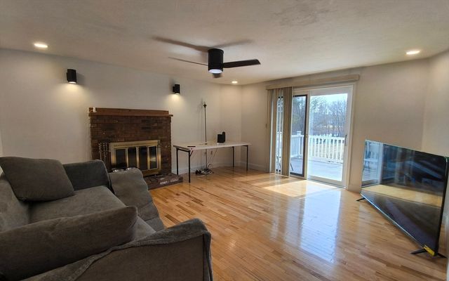 154 Dudley Oxford Rd, Dudley, MA 01571