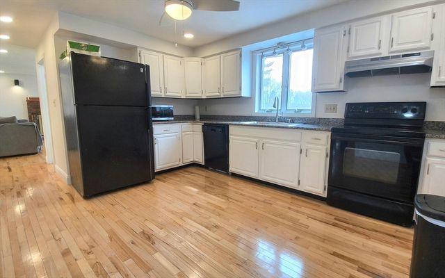 154 Dudley Oxford Rd, Dudley, MA 01571