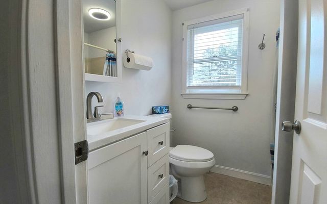 154 Dudley Oxford Rd, Dudley, MA 01571