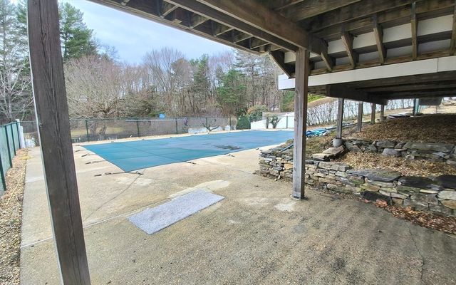 154 Dudley Oxford Rd, Dudley, MA 01571