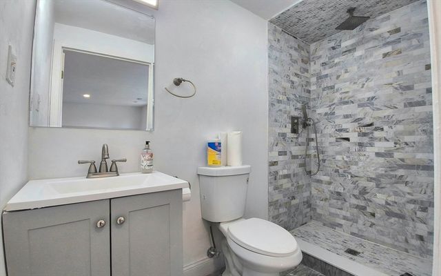 154 Dudley Oxford Rd, Dudley, MA 01571