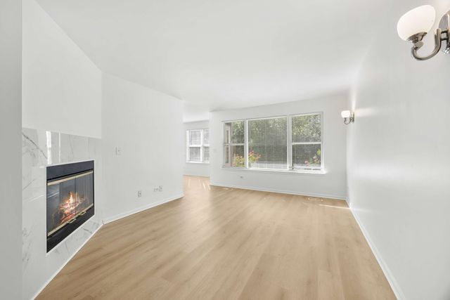 1107 Yorkshire Court B, Elgin, IL 60120