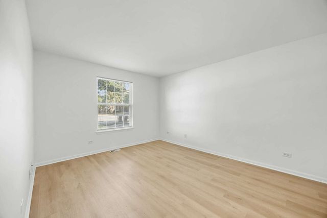 1107 Yorkshire Court B, Elgin, IL 60120