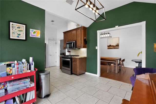 3925 Hawk Owl Cove, College Station, TX 77845