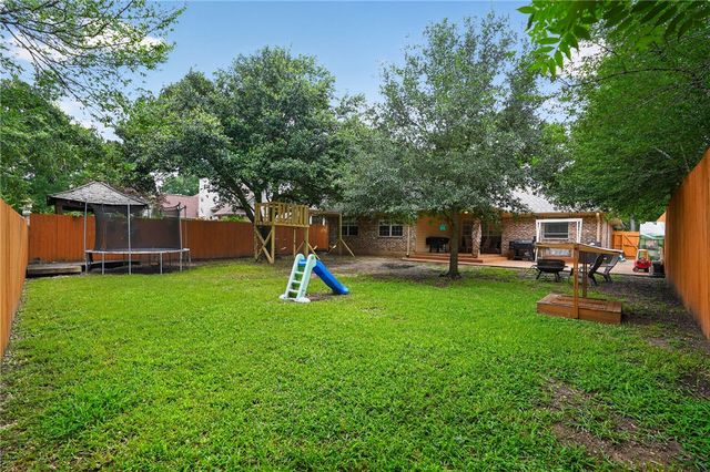 3925 Hawk Owl Cove, College Station, TX 77845