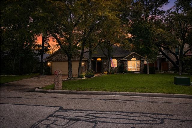 3925 Hawk Owl Cove, College Station, TX 77845