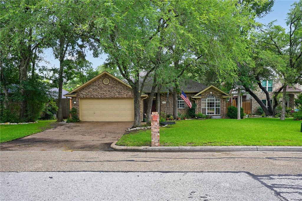 3925 Hawk Owl Cove, College Station, TX 77845