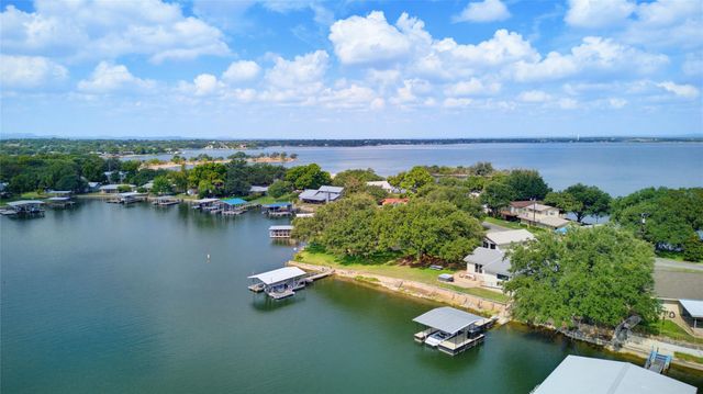 516 Island Lodges DR, Buchanan Dam, TX 78609