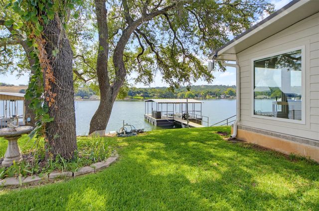 516 Island Lodges DR, Buchanan Dam, TX 78609