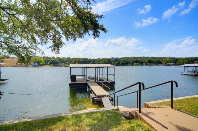 516 Island Lodges DR, Buchanan Dam, TX 78609