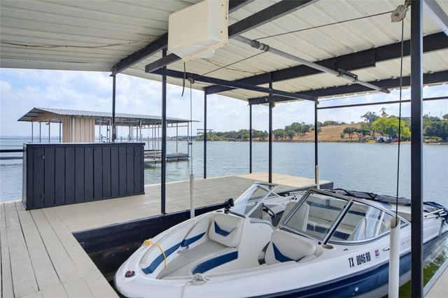 516 Island Lodges DR, Buchanan Dam, TX 78609