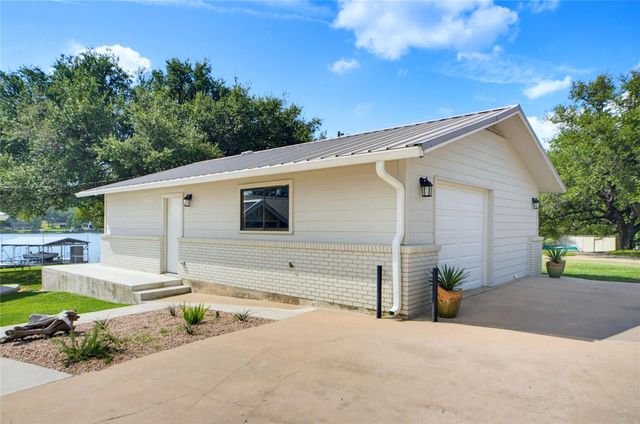 516 Island Lodges DR, Buchanan Dam, TX 78609