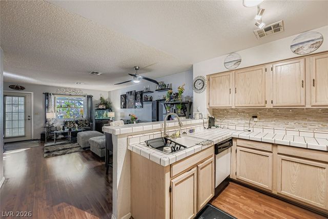 2132 Bavington Drive D, Las Vegas, NV 89108