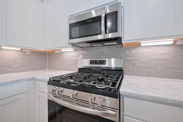 3318 Rolling River Drive, Baytown, TX 77521