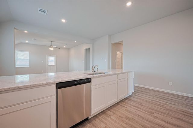 3318 Rolling River Drive, Baytown, TX 77521