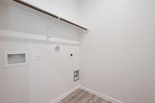 3318 Rolling River Drive, Baytown, TX 77521