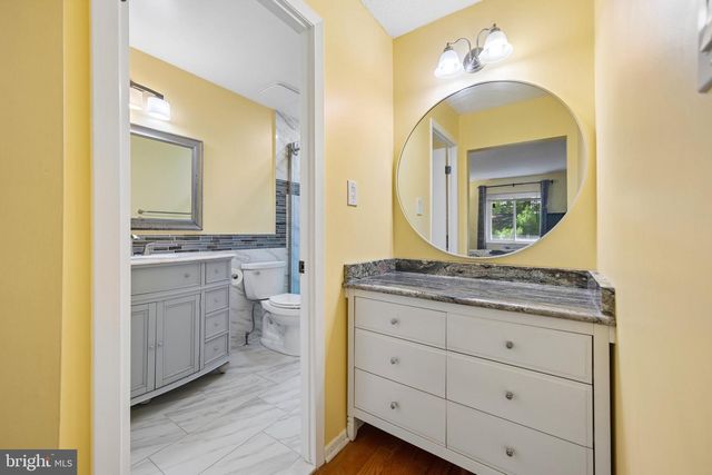 90 TENNYSON DRIVE, Plainsboro, NJ 08536