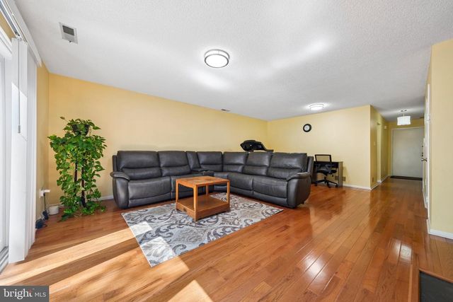 90 TENNYSON DRIVE, Plainsboro, NJ 08536