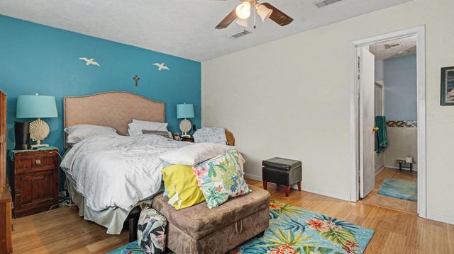 2170 Pilgrims Point Drive, Friendswood, TX 77546