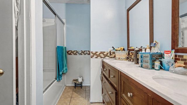 2170 Pilgrims Point Drive, Friendswood, TX 77546