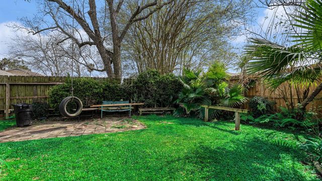 2170 Pilgrims Point Drive, Friendswood, TX 77546