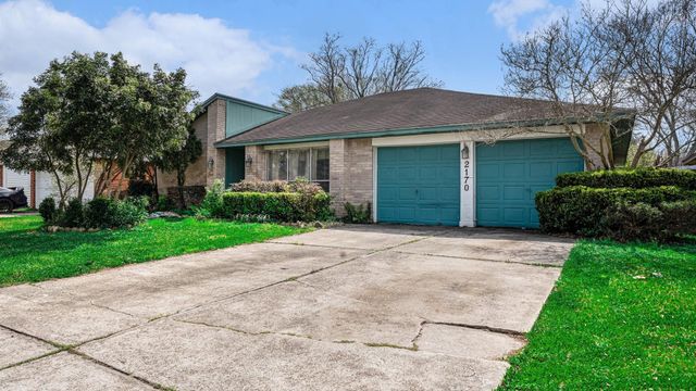 2170 Pilgrims Point Drive, Friendswood, TX 77546