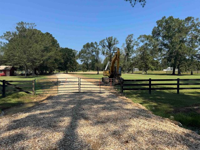 30431 Greenwell Springs Rd, Greenwell Springs, LA 70739