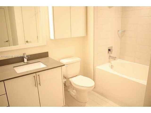 999 SW 1st Ave 2106, Miami, FL 33130