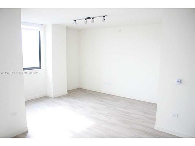 999 SW 1st Ave 2106, Miami, FL 33130