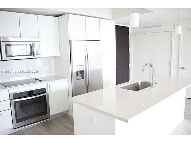 999 SW 1st Ave 2106, Miami, FL 33130