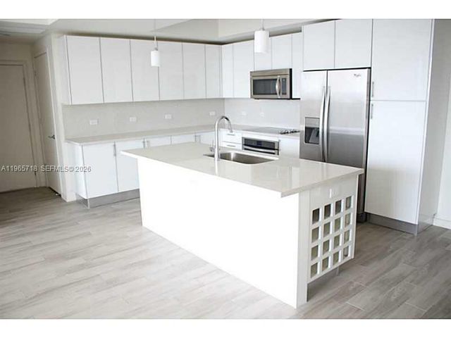 999 SW 1st Ave 2106, Miami, FL 33130