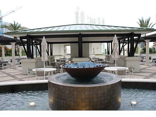 999 SW 1st Ave 2106, Miami, FL 33130