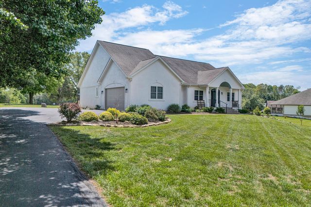104 Pointe O Woods DR, Huddleston, VA 24104