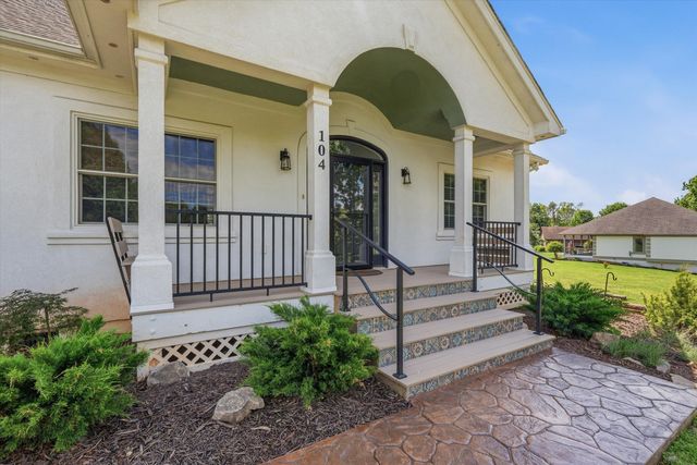 104 Pointe O Woods DR, Huddleston, VA 24104