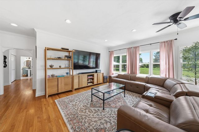 104 Pointe O Woods DR, Huddleston, VA 24104