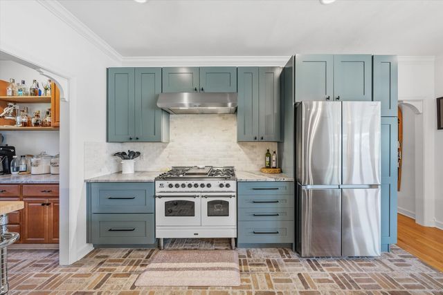 104 Pointe O Woods DR, Huddleston, VA 24104