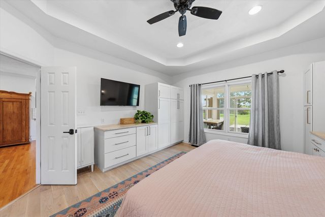 104 Pointe O Woods DR, Huddleston, VA 24104