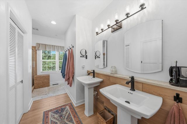 104 Pointe O Woods DR, Huddleston, VA 24104