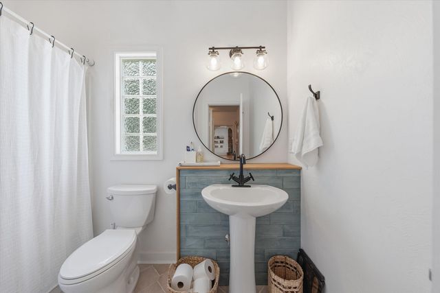 104 Pointe O Woods DR, Huddleston, VA 24104