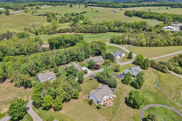 104 Pointe O Woods DR, Huddleston, VA 24104