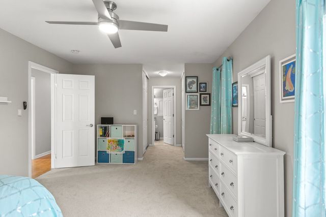 995 Georgetowne Lane, Barrington, IL 60010