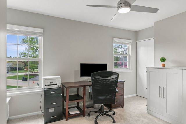 995 Georgetowne Lane, Barrington, IL 60010