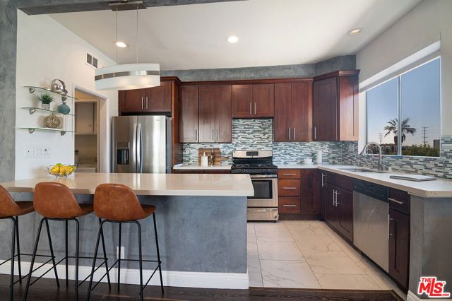 1101 Rexford Drive 302, Los Angeles, CA 90035
