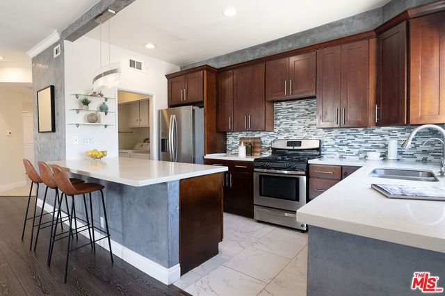 1101 Rexford Drive 302, Los Angeles, CA 90035