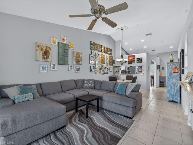 6890 Huntington Lakes CIR 203, Naples, FL 34119