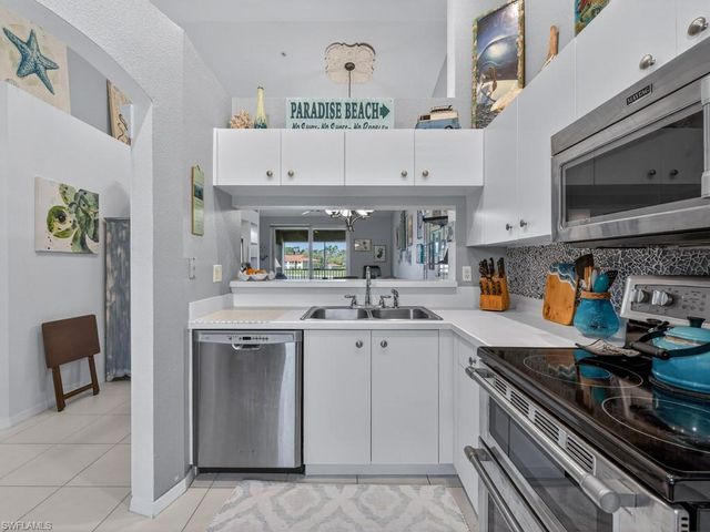 6890 Huntington Lakes CIR 203, Naples, FL 34119