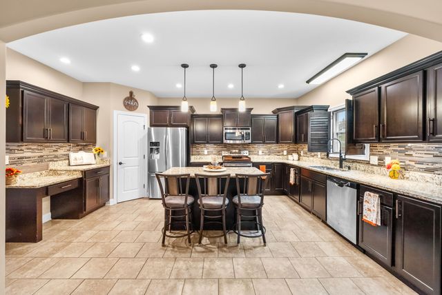 2508 Old Timber Ct, Clarksville, TN 37042